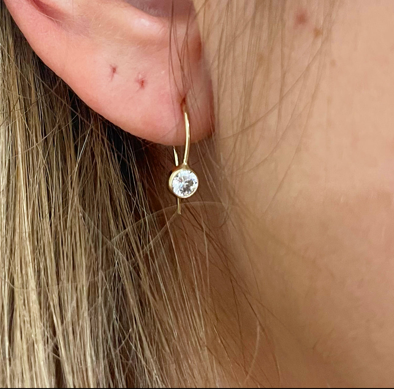 1170 - White Sapphire Earrings