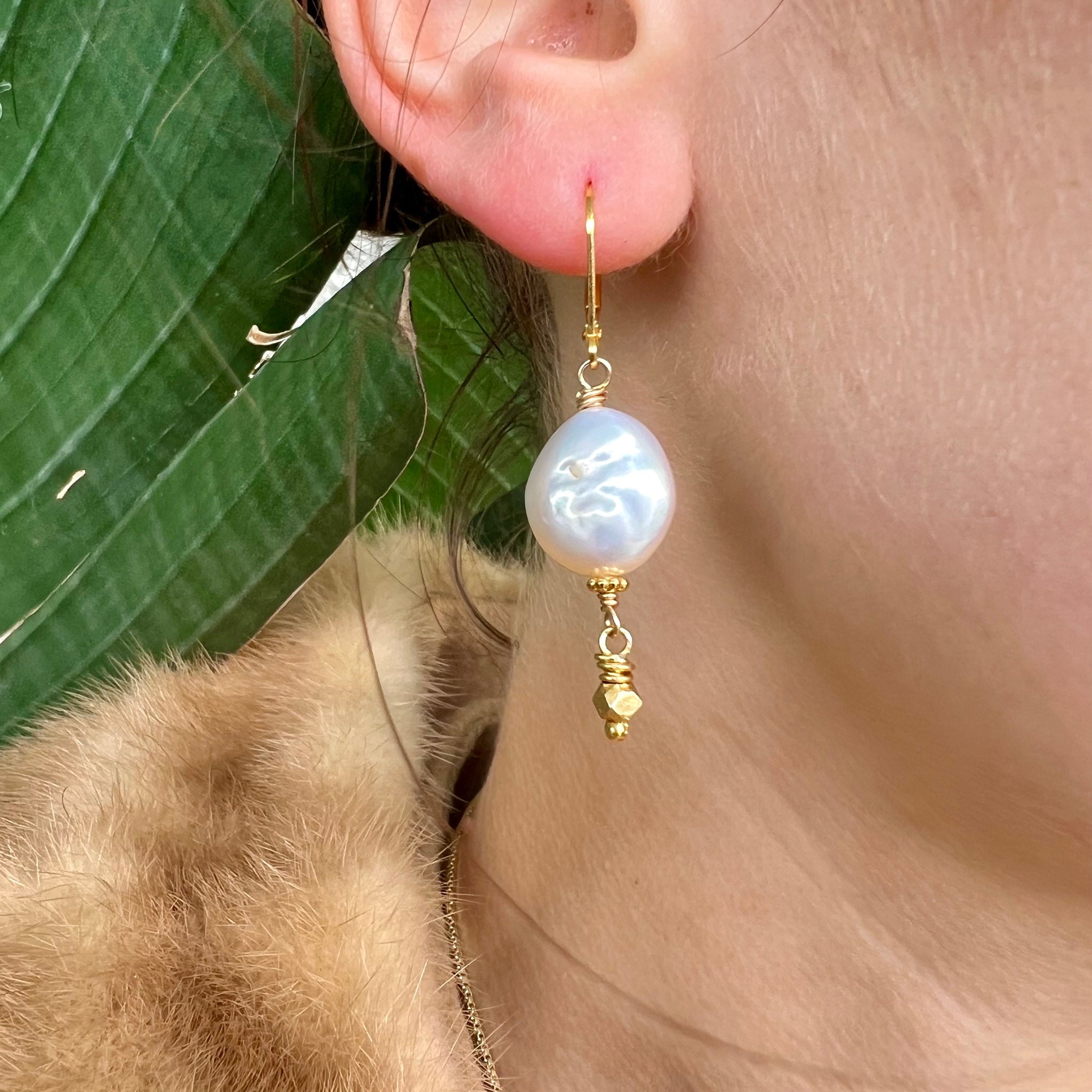 Coin shop pearl earrings
