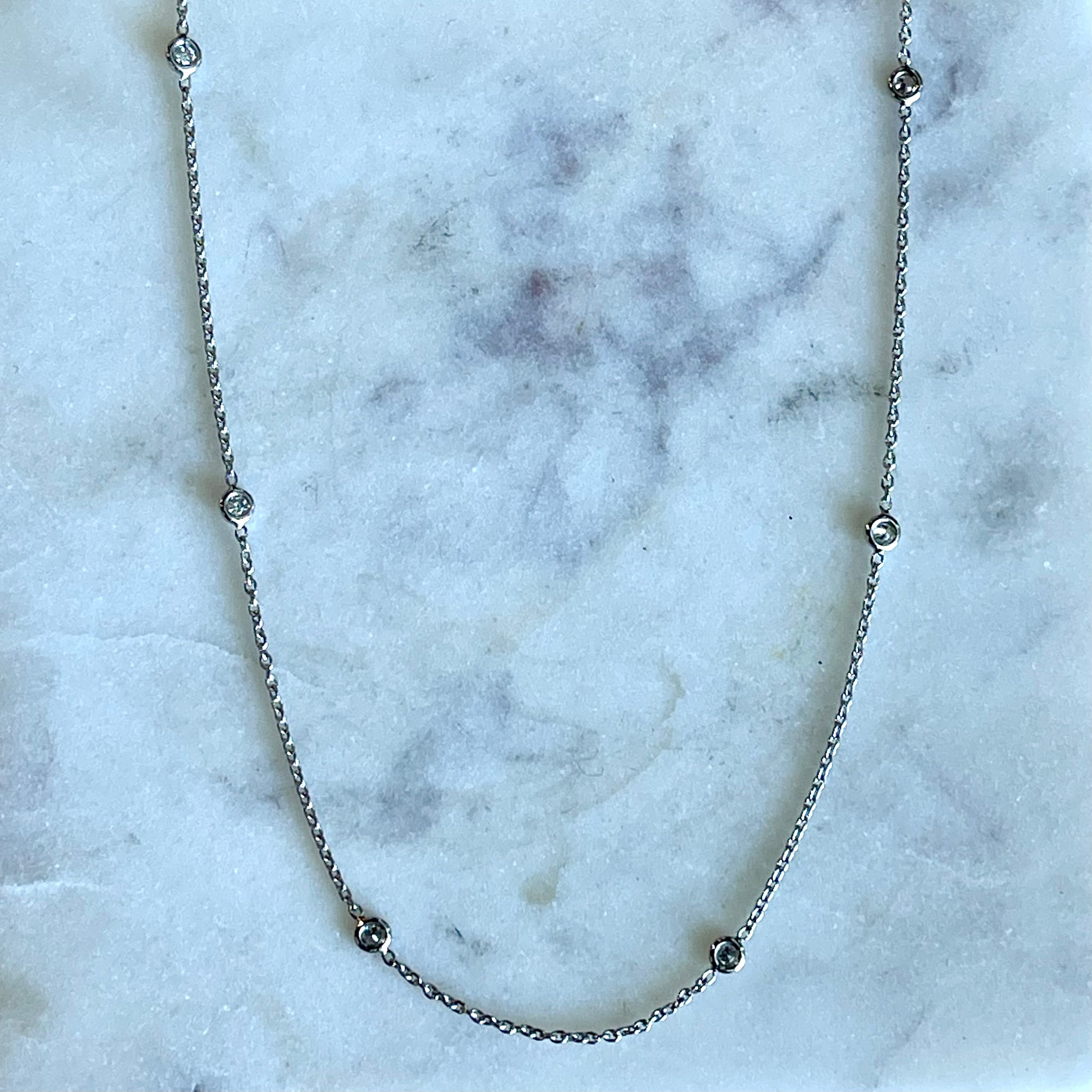 1611 - White Gold and Diamond Necklace