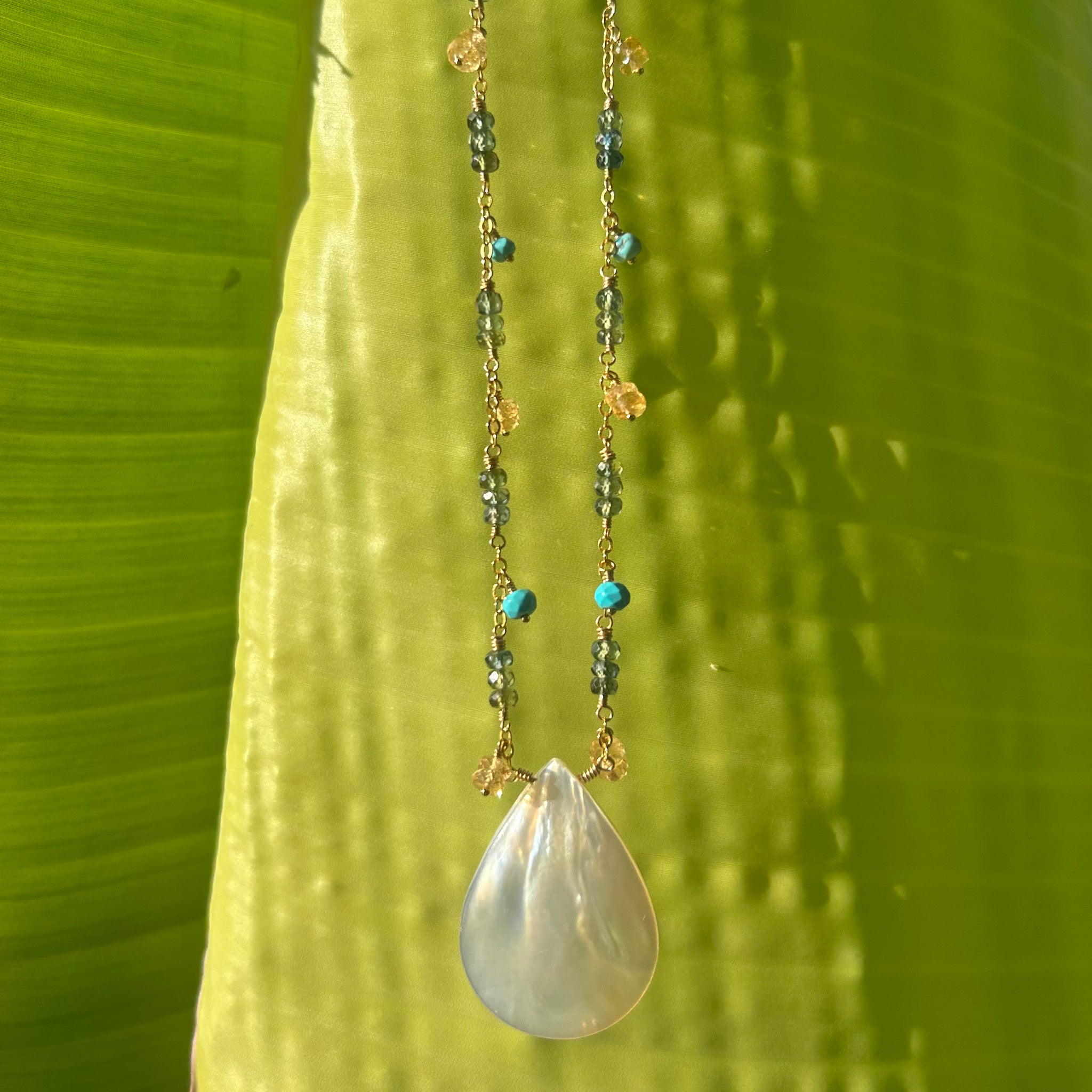 1841 - Sapphire & Mother of Pearl Necklace