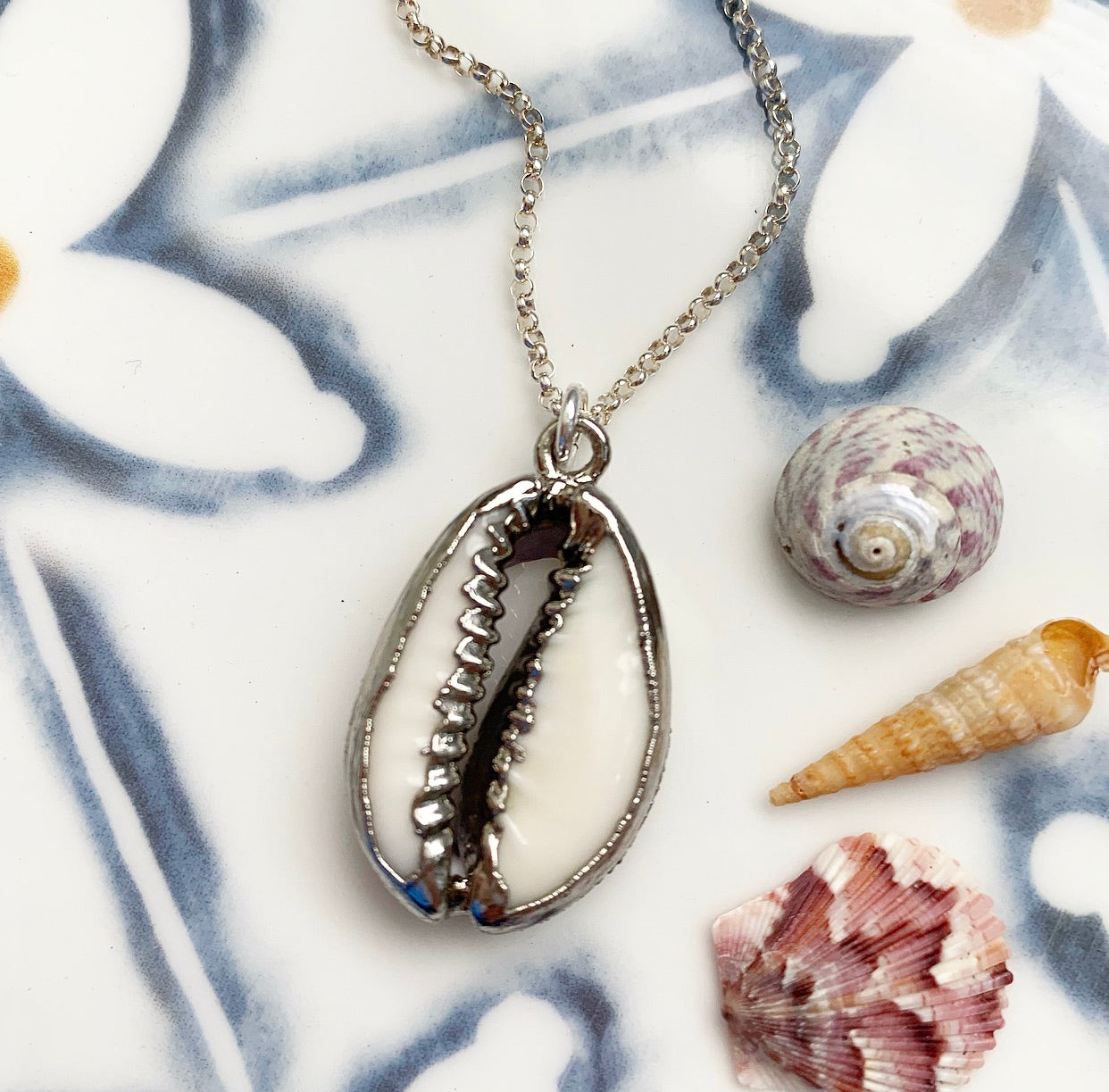 806a -Cowrie Shell Necklace